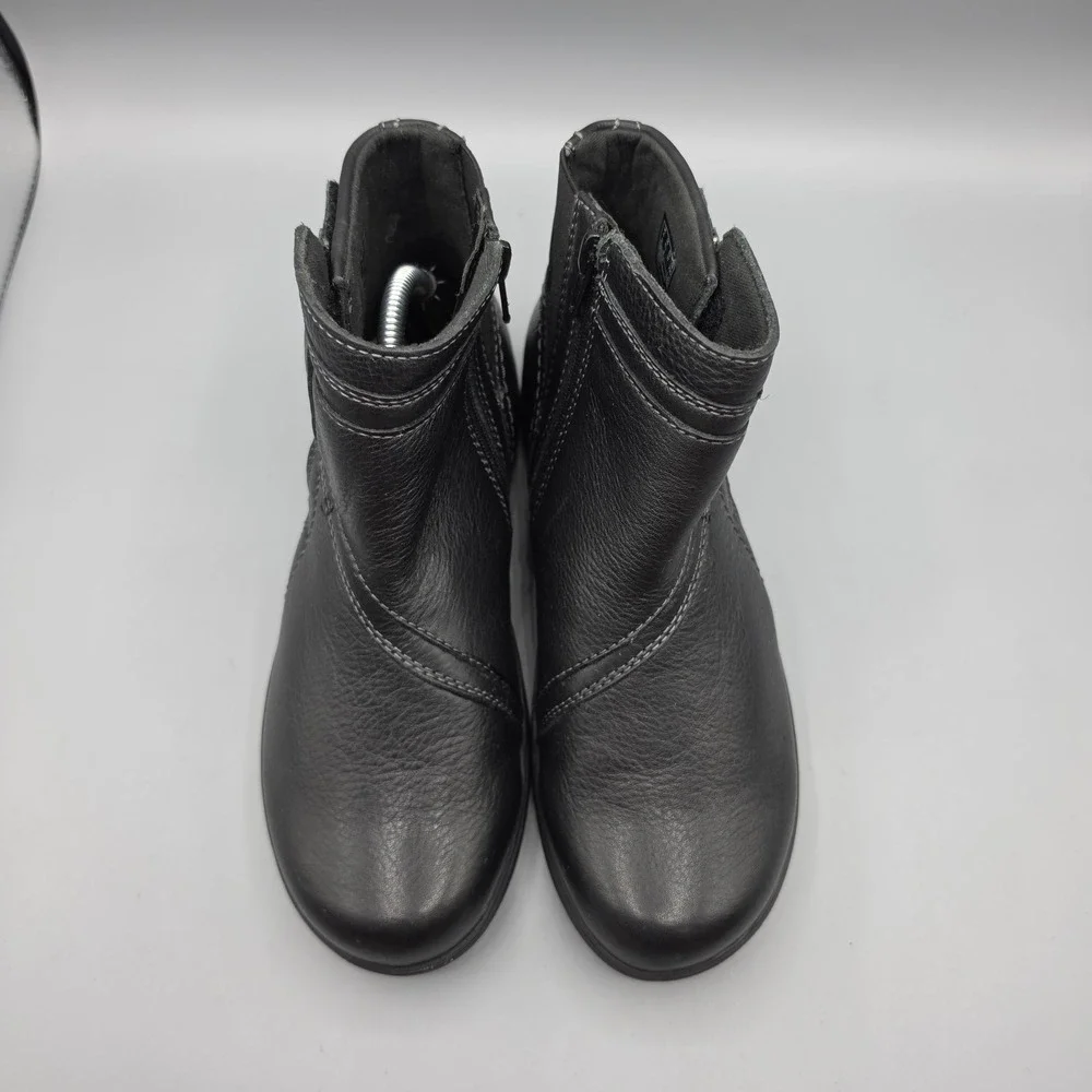 Clarks Carleigh Boots Womens 6.5 Black Leather Comfort Ankle Booties NWOB